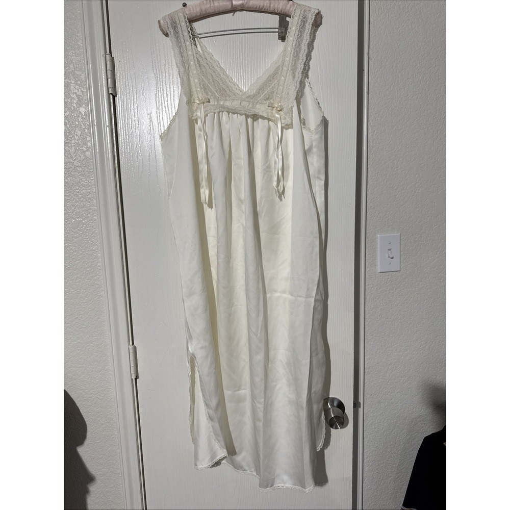 Christian Dior Neiman Markus Vintage Ivory Full Slip Size Large Satin Silky USA